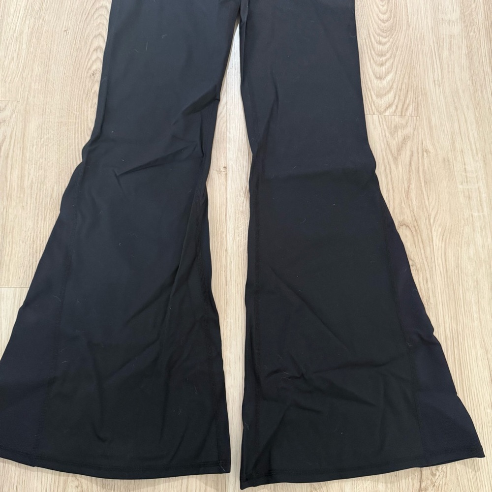 NWT Halara High Waisted Crossover Ribbed Super Flare Yoga Leggings